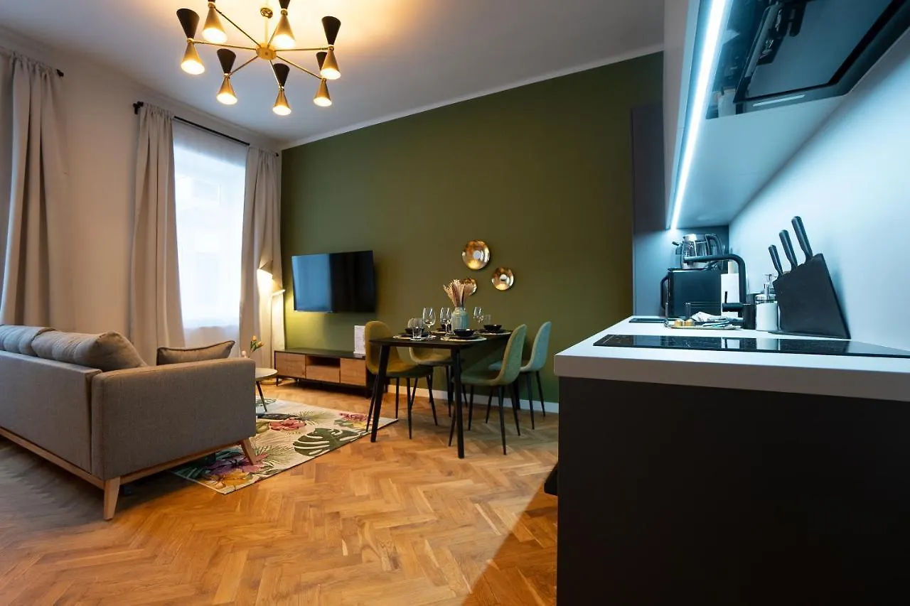 Fully Renovated 2-Room Central Apartment Vienna