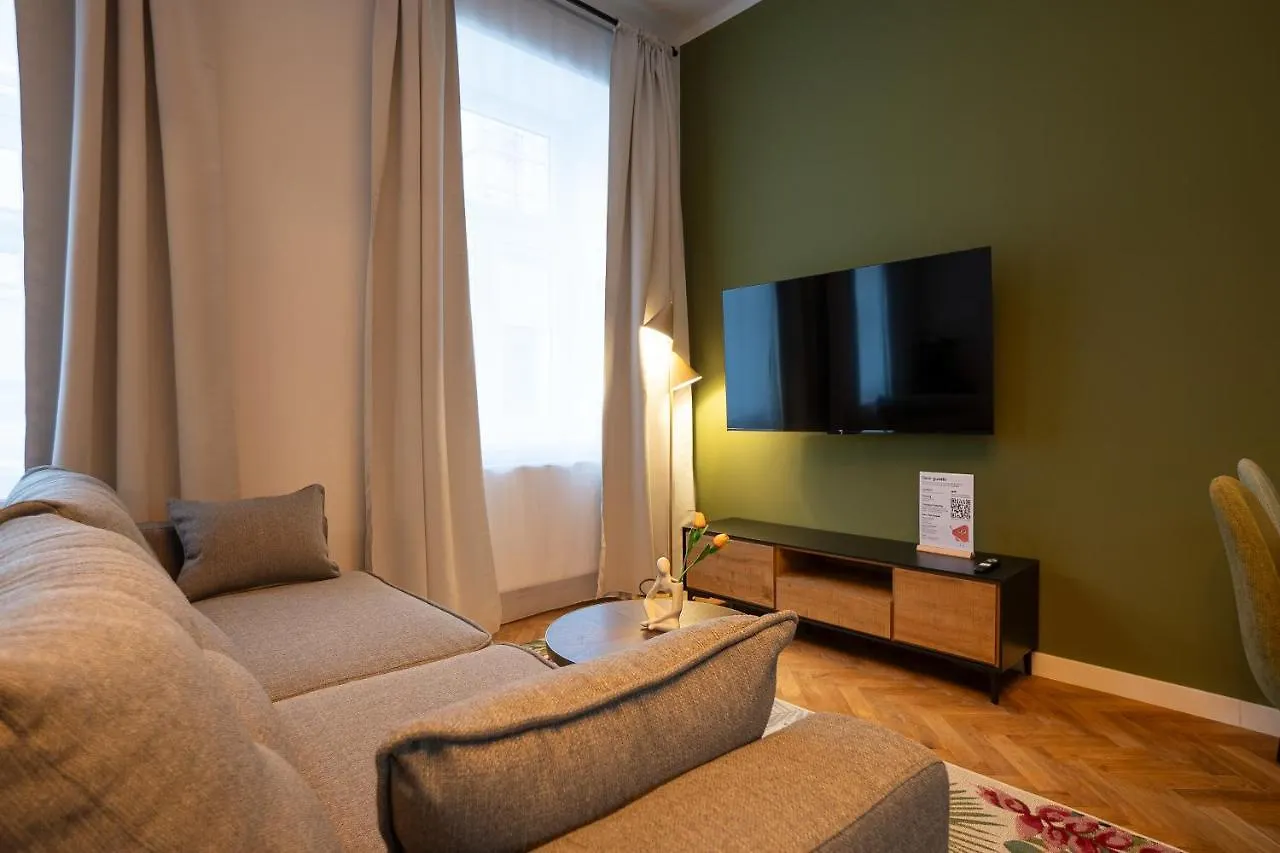Fully Renovated 2-Room Central Apartment Vienna