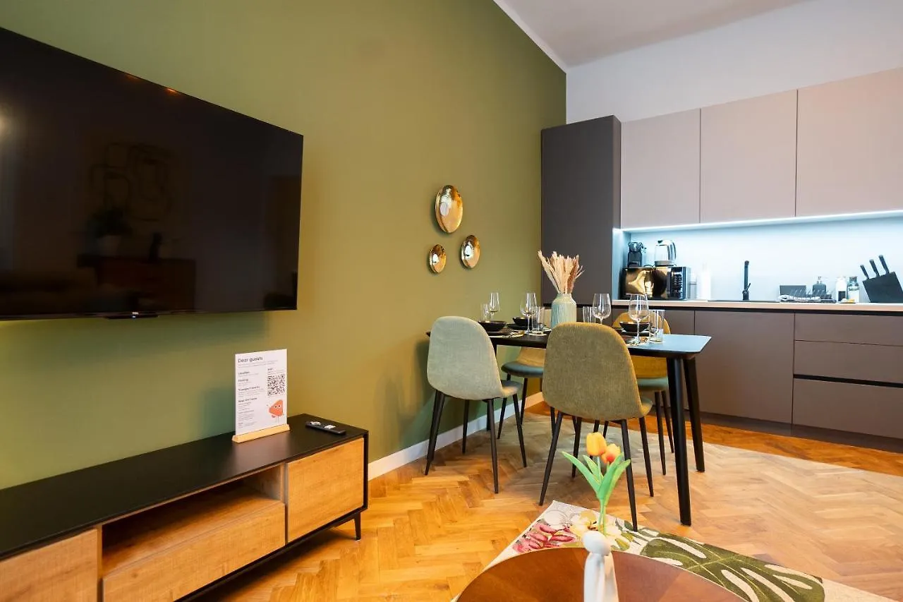 Fully Renovated 2-Room Central Apartment Vienna